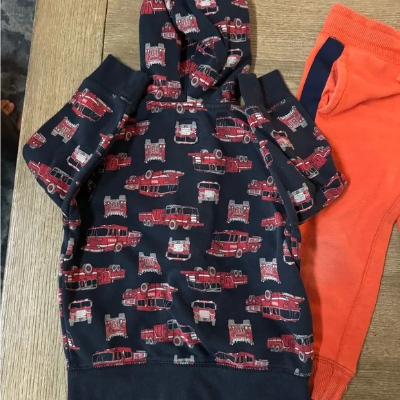 Gap hoodie with zipper toddler size 3t - Picture 2 of 6